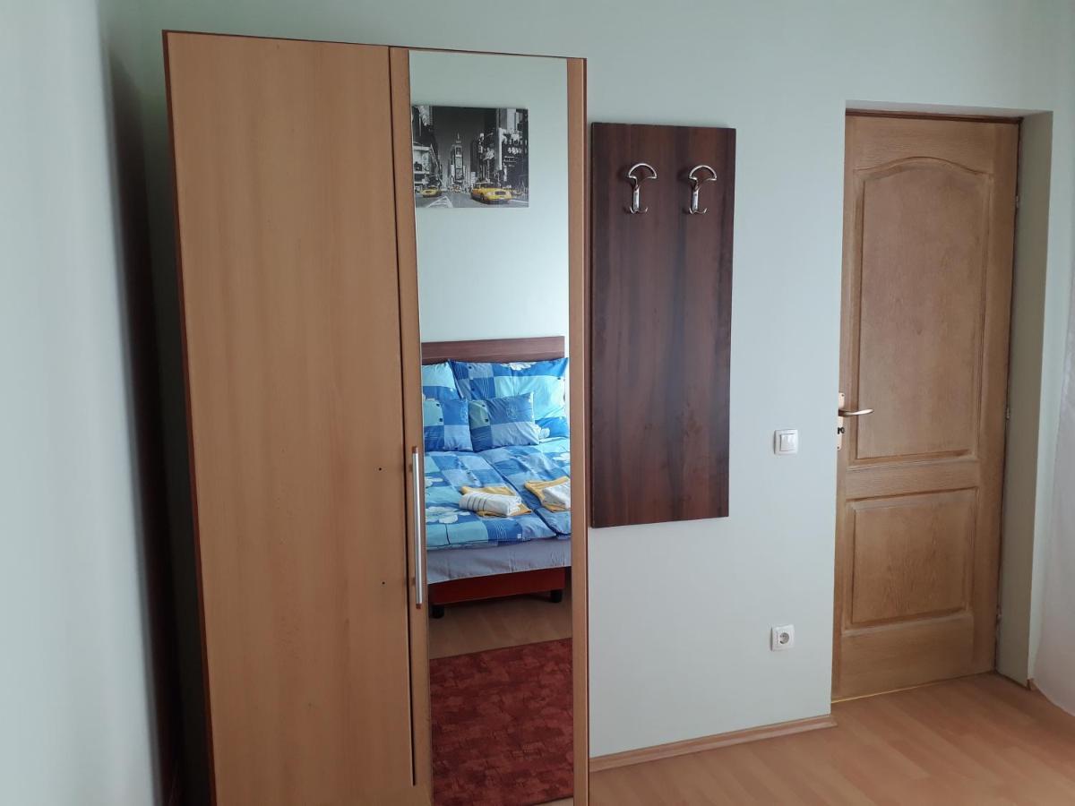 Piac Utcai Apartman Debrecen Exterior photo