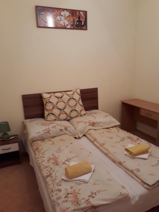 Piac Utcai Apartman Debrecen Exterior photo