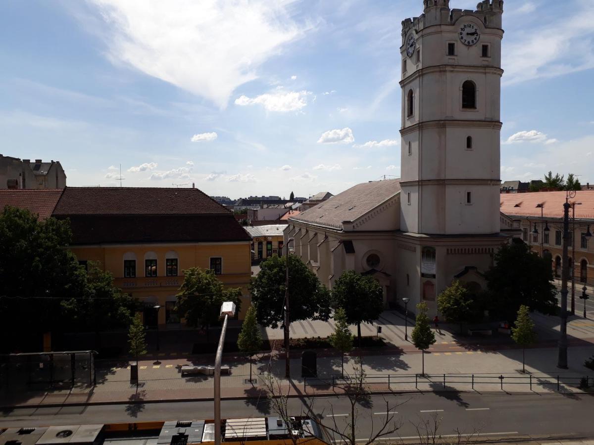 Piac Utcai Apartman Debrecen Exterior photo